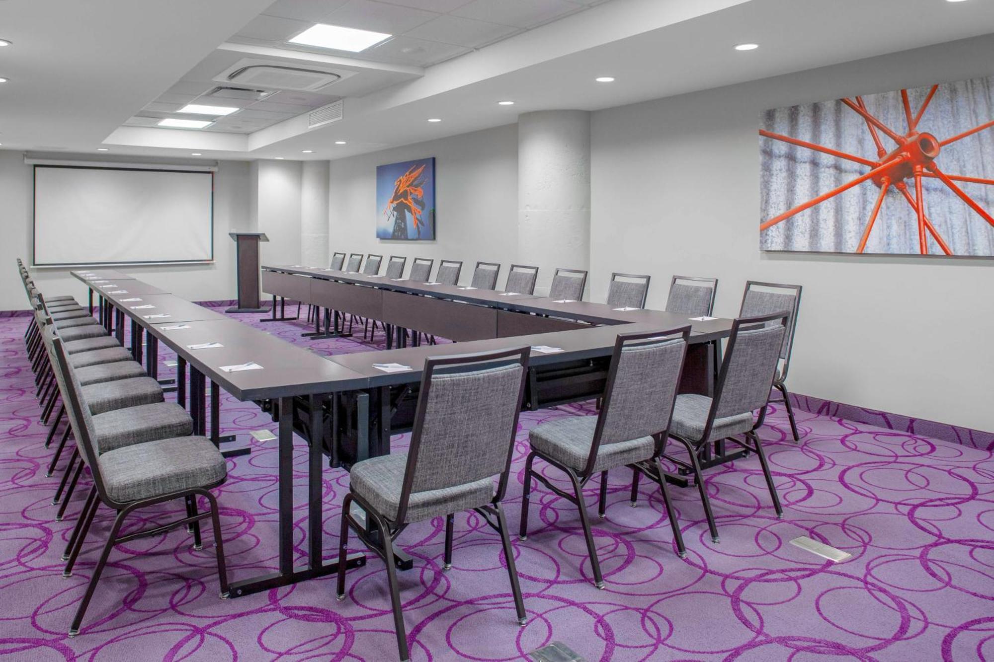 Towneplace Suites By Marriott Dallas Downtown Экстерьер фото